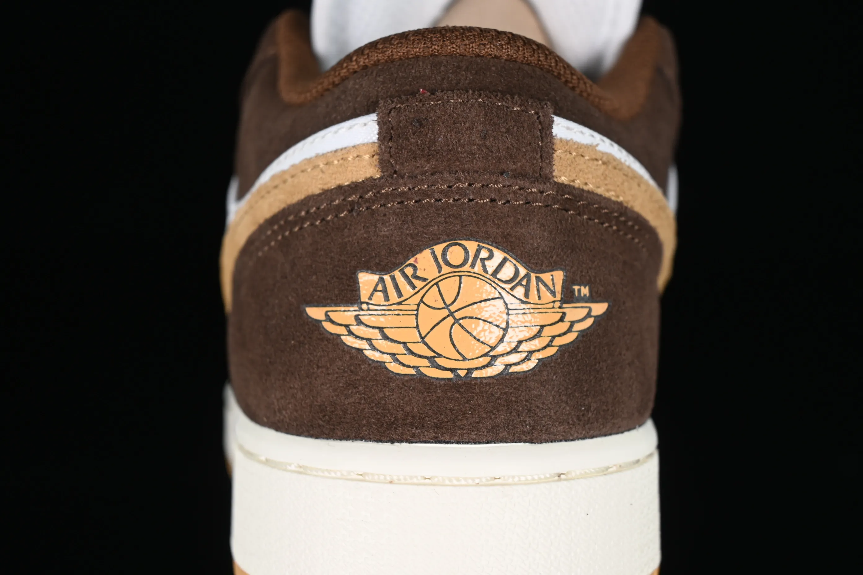 All categories Air Jordan Jordan series basketball shoes Air Jordan 1 Low G version pure original Air Jordan 1 Low "Cacao Wow" AJ1 Joe 1 Mocha color low-top cultural casual sneakers FB2216-200